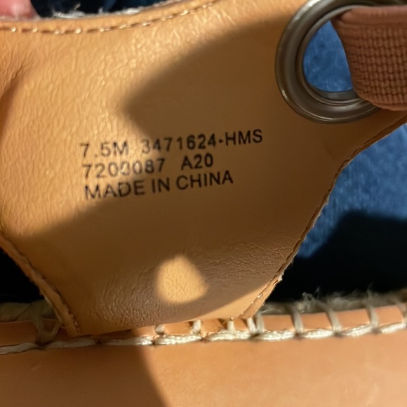Frye & Co 7.5 Sandals nwt espadrille style - Picture 8 of 8